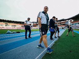 El DT Gerardo Martino y su cuerpo técnico en el estadio donde jugarán hoy contra los canaleros. IMAGO7