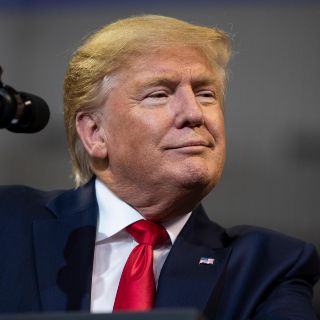 Trump "intimida" a ex embajadora en Ucrania en tiempo real