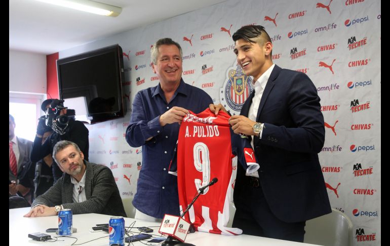 Alan Pulido (D), una de las compras más sonadas de la era Vergara. EL INFORMADOR /ARCHIVO