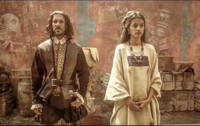 Los actriz y sus compañeros Dagoberto Gama y Mabel Cadena resaltaron los recursos tecnológicos para la producción. ESPECIAL