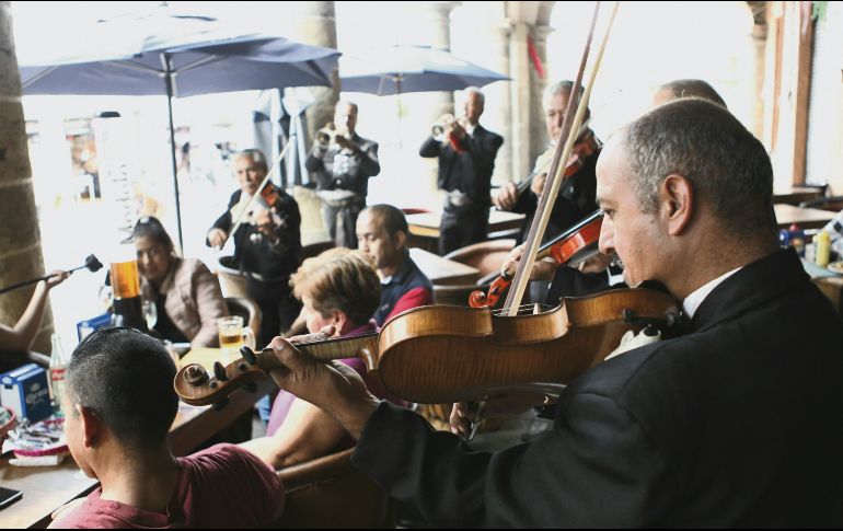 Para sanar el mal de amor o festejar la vida, la música de mariachi acompaña siempre a los mexicanos. EL INFORMADOR/A. Camacho