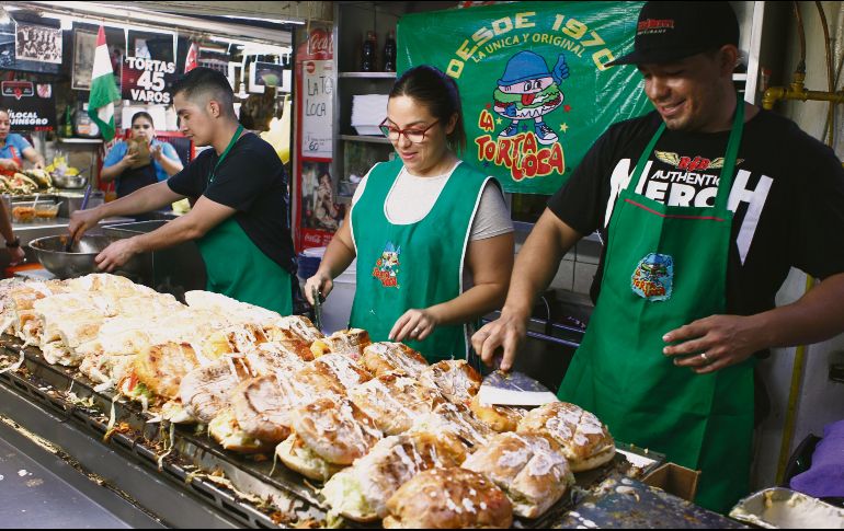Una “torta loca” satisface hasta al más glotón, con sus 800 gramos de peso  y 17 centímetros de tamaño. Su creación es el resultado de un “antojo” de una mujer embarazada. EL INFORMADOR/A. Camacho