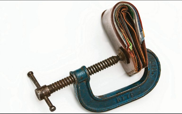 Determinar un monto máximo a gastar es un buen comienzo para no dejarse llevar por el consumismo. ESPECIAL