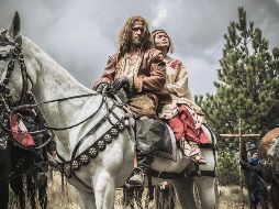 Serie. Escena con Pedro de Alvarado y Tecuelhuetzin. En la imagen de la derecha, el actor Antonio Trejo como Cuitláhuac. CORTESÍA