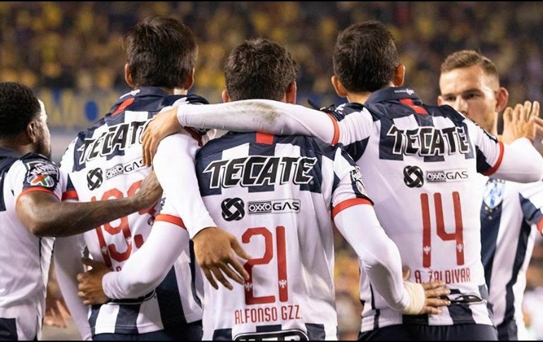 Después de las emociones a temprana hora, el duelo se trabó en media cancha hasta los últimos 10 minutos. TWITTER/@Rayados