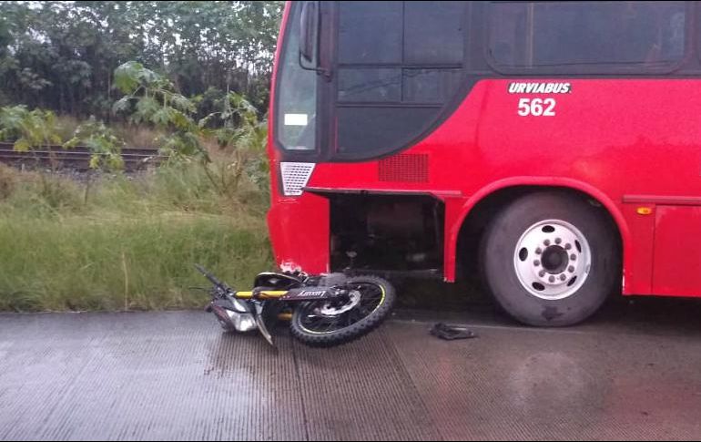 El chofer de la unidad del transporte público se dio a la huida. ESPECIAL