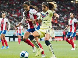 Miriam García (izq.) no pudo realizar una buena marca sobre Daniela Espinosa, del América. IMAGO7