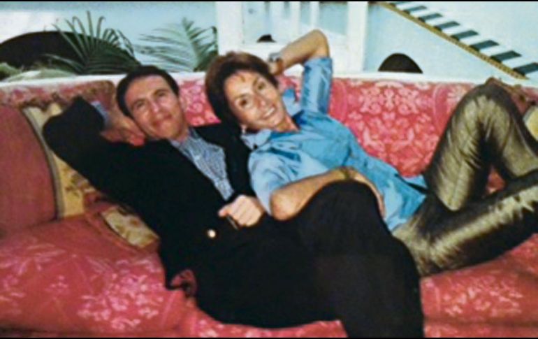 Recuerdo. El Duque y la exduquesa en una imagen extraída de nuestros archivos personales. Nos vemos así mismos hace unos 12 años Fernando Partida Rocha ya como Duque de Tlaquepaque y la gran Naty Abascal como exduquesa de Feria en la biblioteca de su maravillosa casona sevillana, adjunta al Palacio de Pilatos.