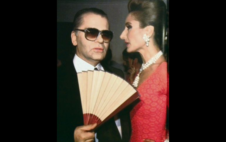 Personalidad. Desde su llegada a la Feria Mundial de Nueva York en 1965, Naty y Ana María Abascal literalmente “paraban el tráfico” a donde fueran. A partir de allí y de que Richard Avedon las fotografiara con su perfil que les confiere gran personalidad, sobre todo Naty se convierte en una gran modelo y musa de grandes diseñadores. Aquí en una noche mágica cuando Naty trae por vez primera a Madrid a la plaza de toros de Las Ventas a Karl Lagerfeld a principios de los años 90, en un desfile de modas de un lujo y una originalidad nunca más vistas.