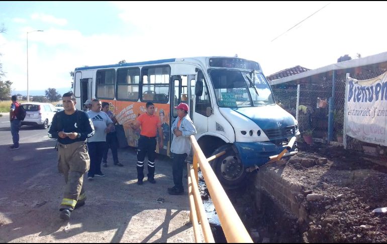 Peritos llegaron al lugar para tomar indicios y deslindar responsabilidades. ESPECIAL/ Policía de Tlajomulco
