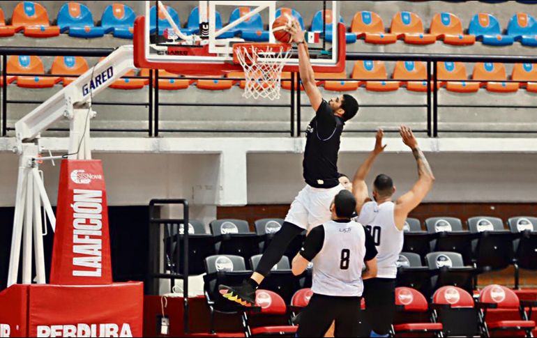 Los jugadores jaliscienses entrenaron ayer con miras al juego de hoy contra las Abejas. @astrosde jalisco