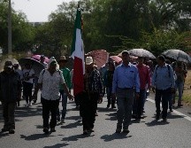 Al llegar a las instalaciones del aeropuerto, los ejidatarios caminaron en los pasillos de afuera y gritaban consignas como “SCT eres un bandido cosechas tus millones robándole al ejido”. EL INFORMADOR/ ARCHIVO