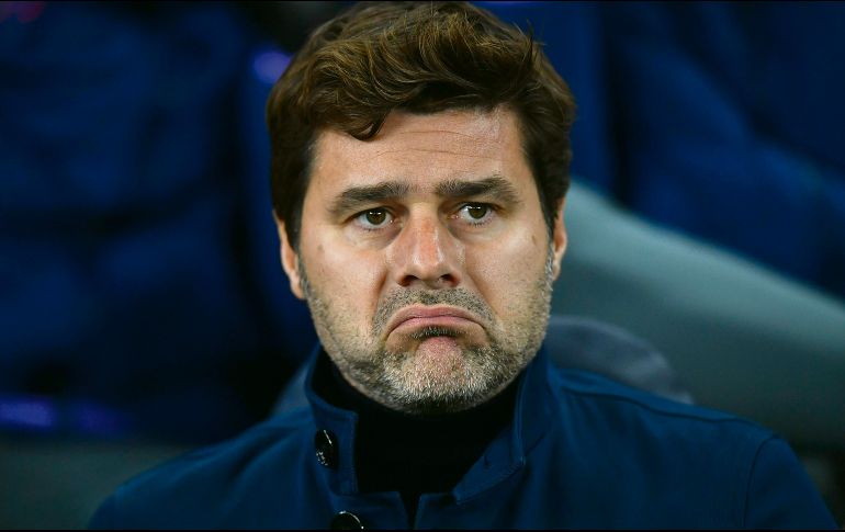 Sumar tres victorias en 12 partidos en la Premier League fue suficiente para que el estratega sudamericano tuviera que dejar su lugar en el banquillo. AFP