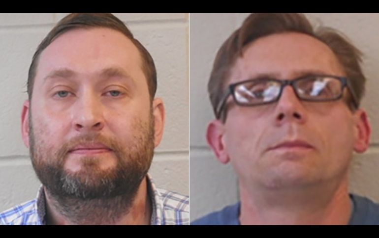 Terry David Bateman (der) y Bradley Allen Rowland recibieron cargos por presuntamente participar en la fabricación de drogas. AFP