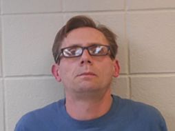 Terry David Bateman recibió cargos por presuntamente participar en la fabricación de drogas. AFP