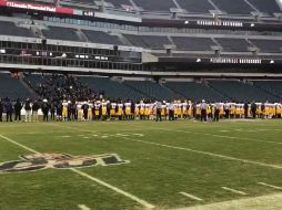 Los equipos de Pleasantville y Camden guardan un minuto de silencio en honor a Tennant. TWITTER/CAPTURA DE VIDEO