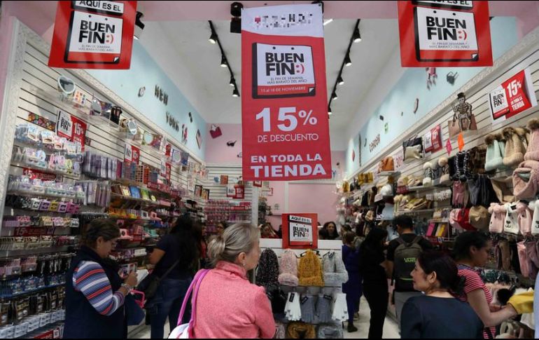 Informan que 63% de los consumidores realizaron sus pagos en efectivo, mientras que el 36% con tarjetas de débito y crédito. SUN / ARCHIVO