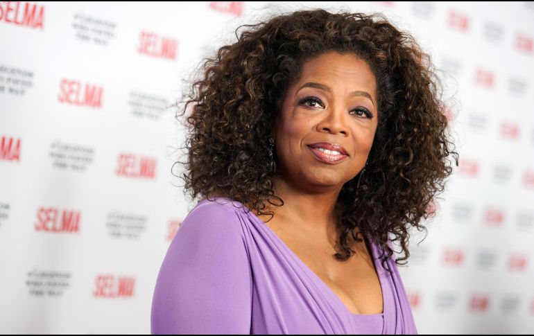 Durante el recorrido por nueve ciudades, Oprah tendrá conversaciones con las estrellas, comenzando con Lady Gaga el 4 de enero, en Florida. AP / ARCHIVO