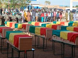 Este miércoles se realizó un funeral multitudinario en honor a las víctimas del atentado. AP/Ejército de Mali