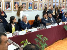 Martinez Barba detalló que etiquetaron 230 millones para instalación y renovación de señalética en la Línea 1 y 20 millones para el proyecto ejecutivo de la Línea 4. TWITTER / @LegislativoJal