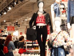 La mayoría de usuarios aún compraron en tiendas físicas este Buen Fin. SUN/Archivo