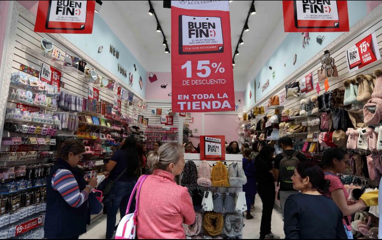 Siete de cada 10 compradores revisaron precios y condiciones antes de comprar. SUN/Archivo