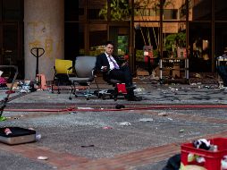 Los estudiantes se han mantenido con algunos víveres como galletas y sopas precocidas. AFP