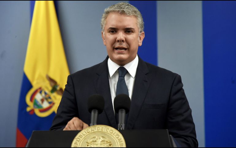 Se reporta que en las últimas manifestaciones murieron 3 personas y en Bogotá decretaron toque de queda. EFE / N. Galeano