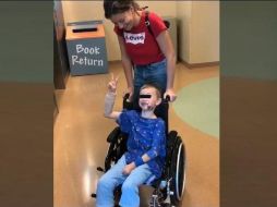 Cody, de ocho años y sobreviviente a la agresión contra miembros de la familia LeBarón, fue dado de alta ayer en Phoenix, Arizona. ESPECIAL