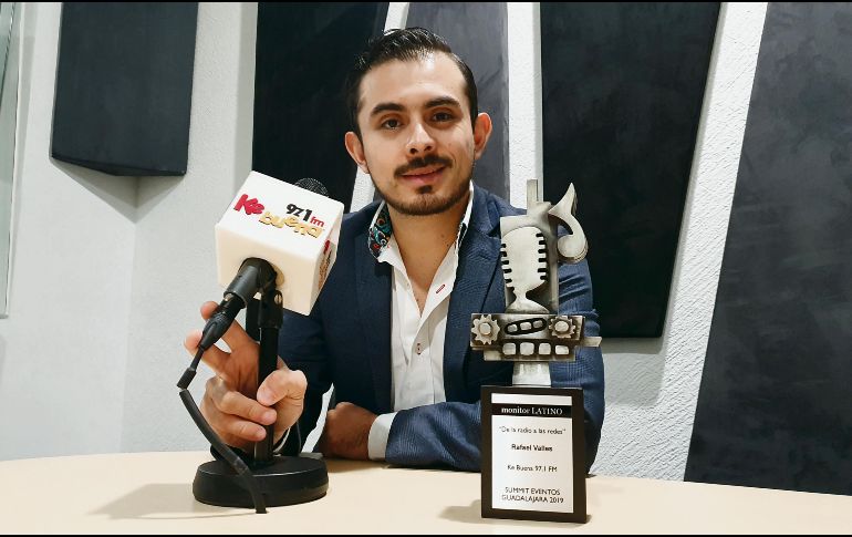 Alegría. Rafael Valles se encuentra agradecido por el reconocimiento. EL INFORMADOR / E. Esparza