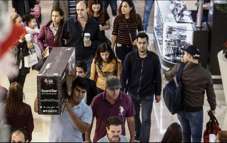 La mejora en la percepción es significativa, pues apenas en agosto pasado 42.5% de la población decía que su ingreso le alcanzaba lo justo para sus necesidades. EL INFORMADOR / ARCHIVO