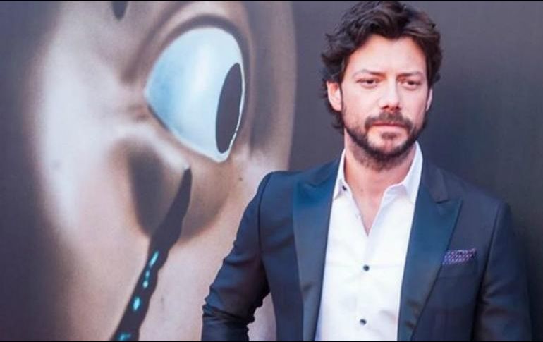 A los 30 años, Álvaro Morte fue diagnosticado con un tumor cancerígeno en la pierna izquierda. INSTAGRAM / alvaromorte