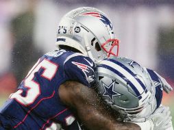 La defensiva de los Patriots no le permitió gran cosa a Dak Prescott (#4) y compañía. EFE
