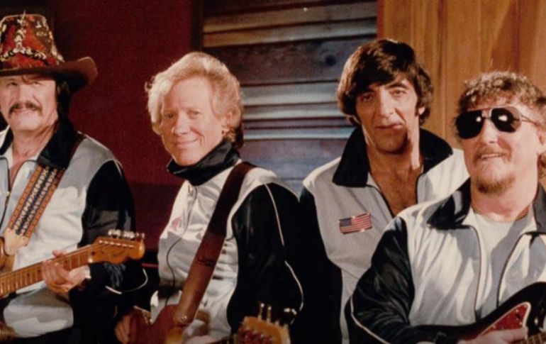 The Ventures, también conocida por “Wipe Out”, el tema de “007”, “James Bond”, incluyendo las series de “Hawaii 5-0” y “Swat”. ESPECIAL / Grammy.com