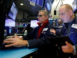 Varias emisoras reaccionaron a informes de acuerdos favorecedores, lo que acabó por impulsar a los indicadores. AP/R. Drew