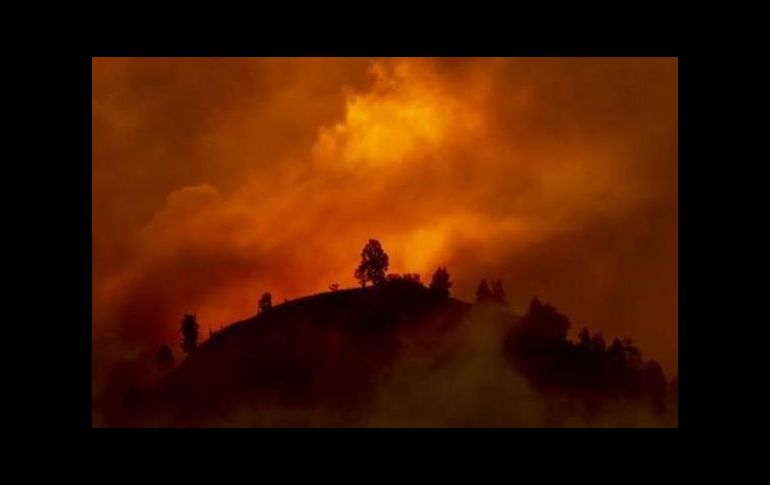 El clima más caliente y seco contribuye a que incendios como los de Australia sean más intensos. La ONU advirtió que si no hay cambios, vamos camino a un aumento de 3 grados centígrados, el doble a lo que el organismo considera más seguro. GETTY IMAGES