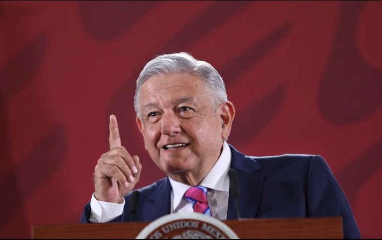 Obrador añade que, aun habiendo necesidades prioritarias para su gobierno, no pueden seguir enfardando al país. EFE / S. Gutiérrez.