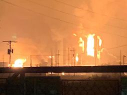 El equipo de bomberos evacuó a los habitantes de al menos 1.6 kilómetros a la redonda. AFP/ ARCHIVO