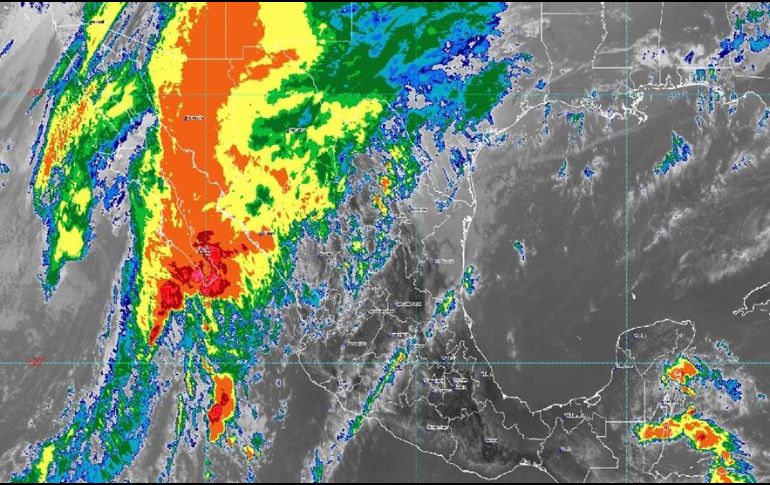 Imagen satelital de esta tarde. Se esperan lluvias muy fuertes en Baja California Sur y en el Mar de Cortés, en donde son probables trombas marinas y oleaje elevado de 1 a 3 metros de altura. ESPECIAL/SMN