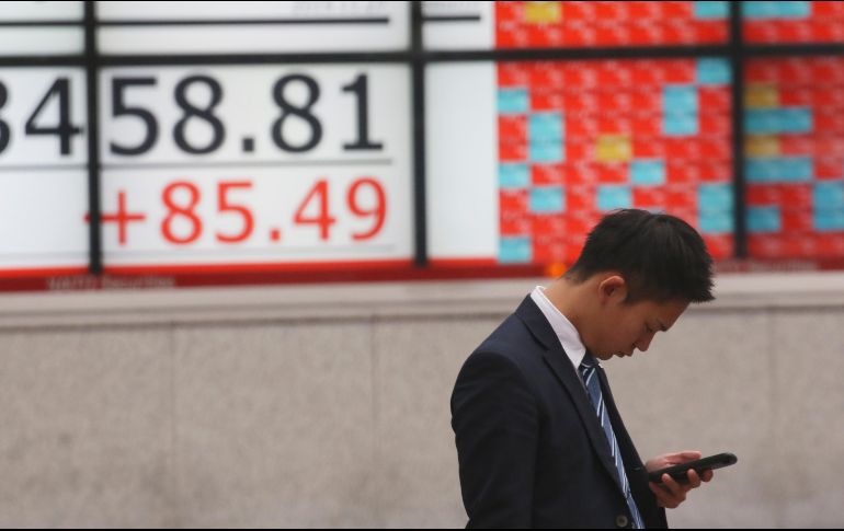 A nivel mundial, los mercados tuvieron movimientos positivos debido a los avances en las negociaciones comerciales entre EU y China. AP/K. Sasahara