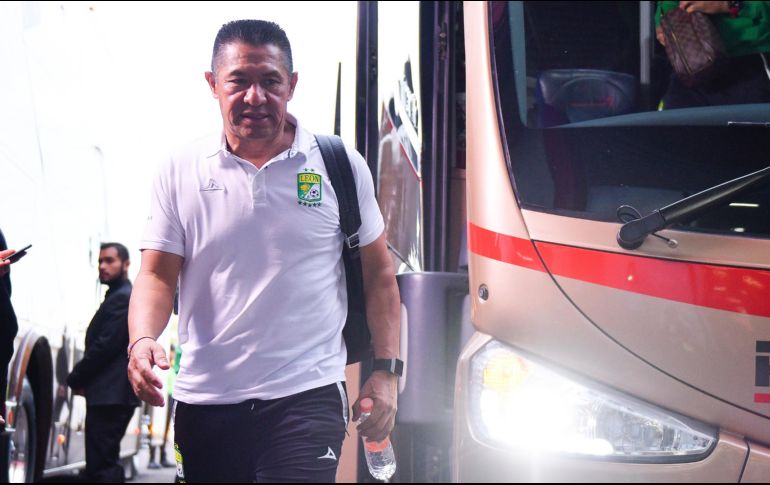 ''La afición tiene derecho a hacer lo que quiera, si esos parones cambiaran algo, se acabarían'', dijo el entrenador tras el empate de su equipo ante Morelia. IMAGO7