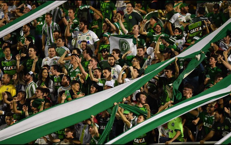 Diecinueve de los jugadores del equipo murieron cuando el avión que les trasladaba para disputar su primera final en un torneo internacional se estrelló en una montaña en las afueras de Medellín, Colombia. AFP / ARCHIVO