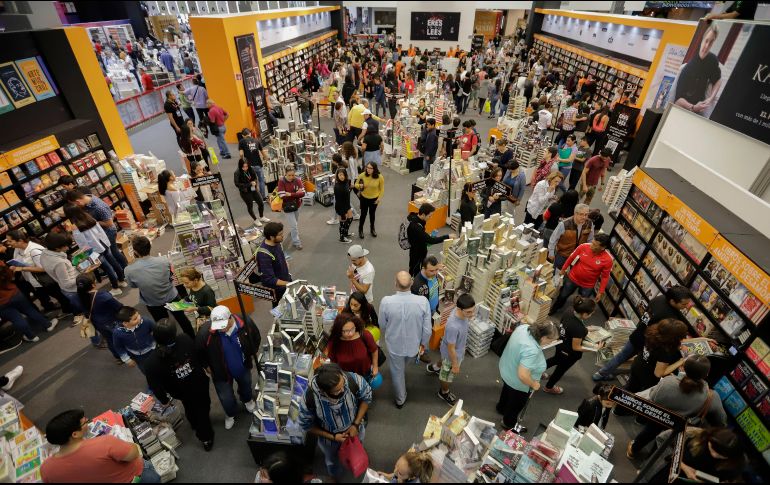 En la edición pasada, la Feria Internacional del Libro de Guadalajara recibió a más de 819 mil 725 asistentes. EL INFORMADOR / ARCHIVO