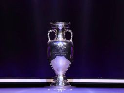 Este es el trofeo por el que las escuadra pelearán en el 2020. TWITTER / @EURO2020