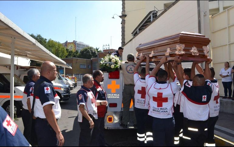 Diversas corporaciones de rescate asistieron a la ceremonia en honor a don Jorge. TWITTER/@CruzRojaJalisco
