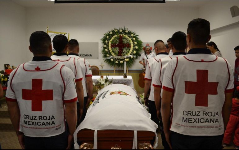 Diversas corporaciones de rescate asistieron a la ceremonia en honor a don Jorge. TWITTER/@CruzRojaJalisco