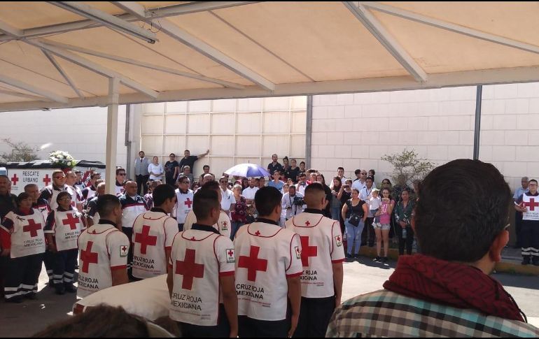 Diversas corporaciones de rescate asistieron a la ceremonia en honor a don Jorge. TWITTER/@CruzRojaJalisco. TWITTER/@PCYBOMGDL