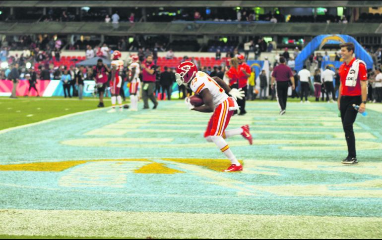 NFL. Disfrutar de los momentos previos del partido desde la cancha, parte de la aventura. EL INFORMADOR / F. González