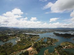 Desde arriba. Vista del embalse desde el punto más alto de la Piedra del Peñol. EL INFORMADOR / F. González