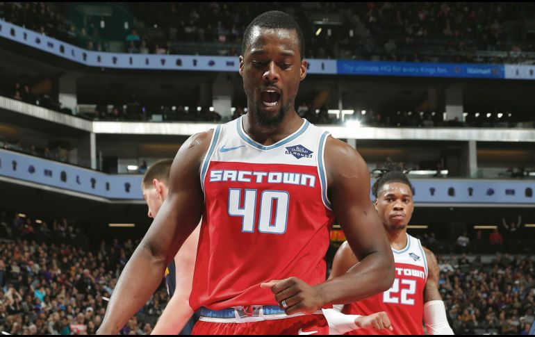 Harrison Barnes destacó por los Kings, al anotar 30 puntos. AFP / R. Widner